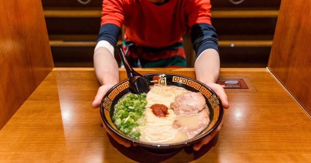 一兰拉面里的回转顾客