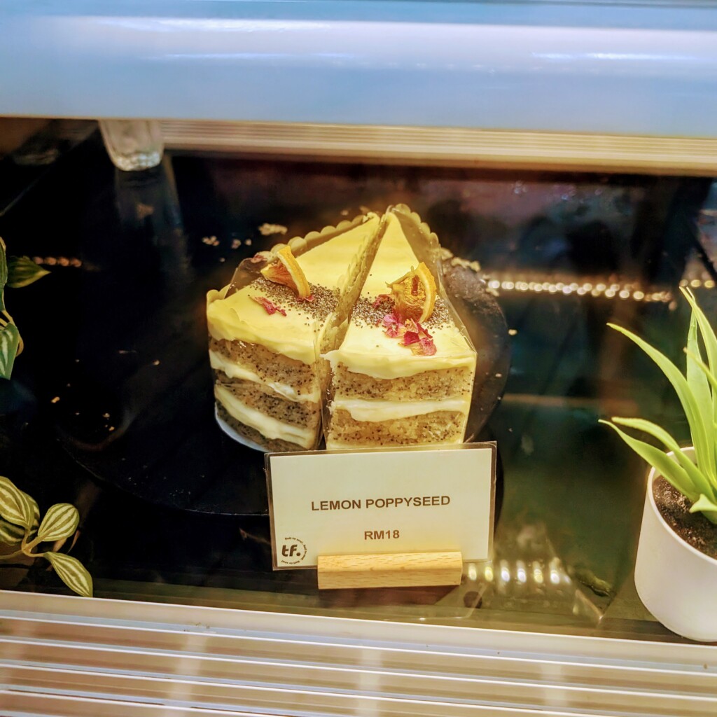 在餐厅吃饱了,就该让座吗?