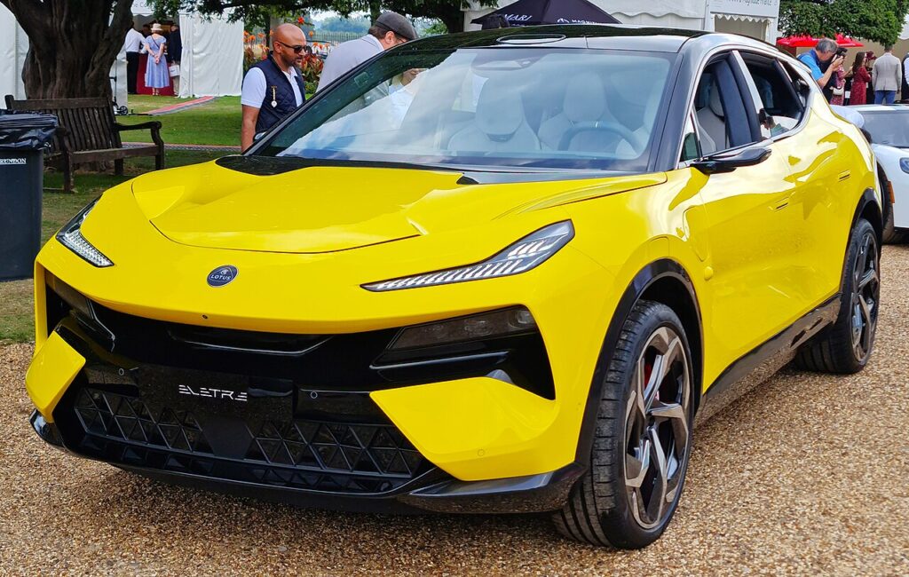 2022 yellow lotus eletre.jpg