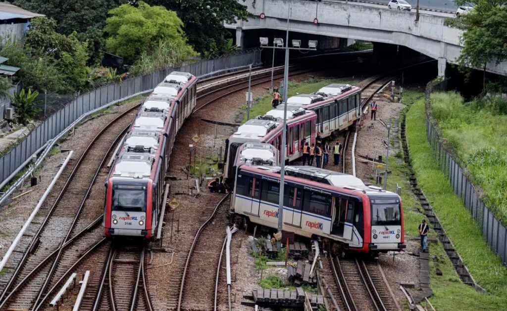 Lrt derail 1.jpg